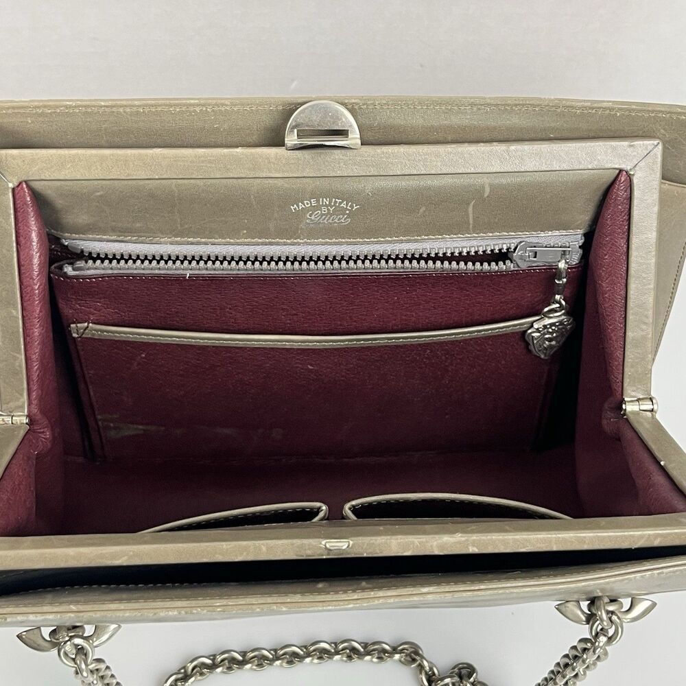 1960's VTG Gucci Gray Leather Purse/Handbag Chain Handle w/ Knight Zipper Pull - Picture 10 of 16